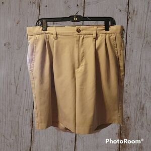 IZOD Beige Men's Golf Shorts Size 34
